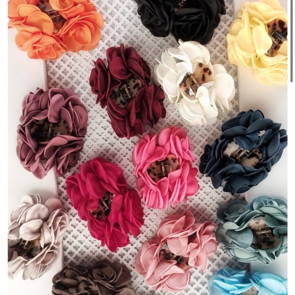 Sabina Sommer rose hair clip 🌸🌼🌺 - Picture 5 of 6